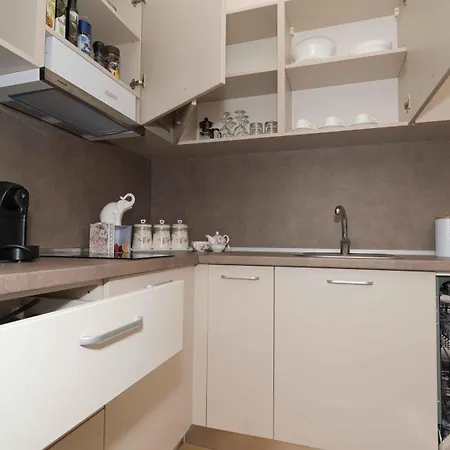Burgas Residence 610 * Бургас