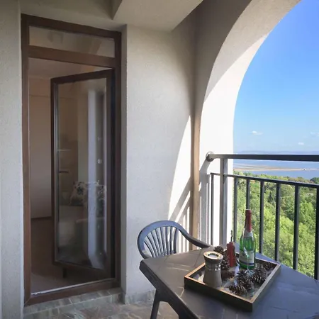 Burgas Residence 610 *